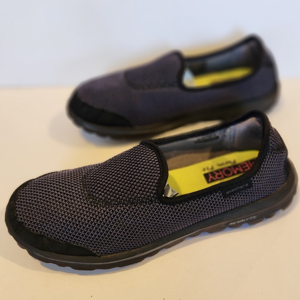 9.5M Skechers Go Walk Rival Slip On- Navy